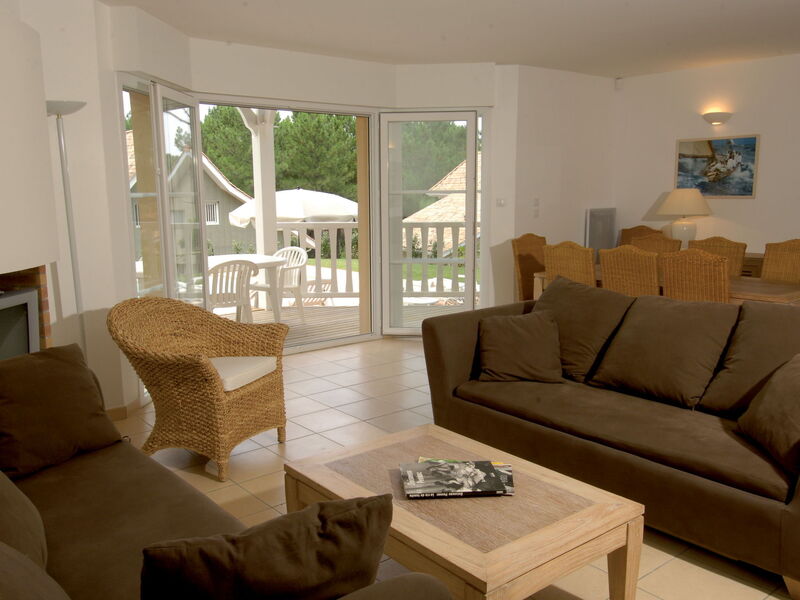 Accommodation:&nbsp;Eden Club 656.3