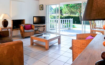 Accommodation:&nbsp;Atlantic Green 659.3