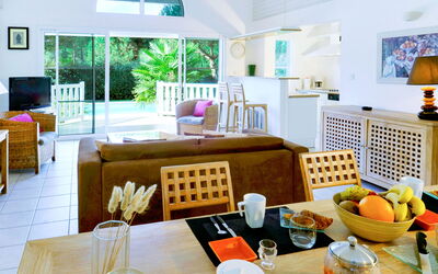 Accommodation:&nbsp;Atlantic Green 659.3