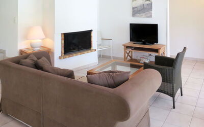 Accommodation:&nbsp;Eden Parc Golf de L'Ardilouse V8Is 660.3