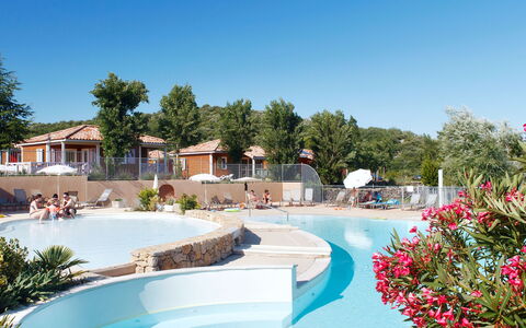Vallon-Pont-D'Arc 620: Water, Sky, Plant, Property, Building, Swimming Pool, Flower, Azure, Tree, Seaside Resort