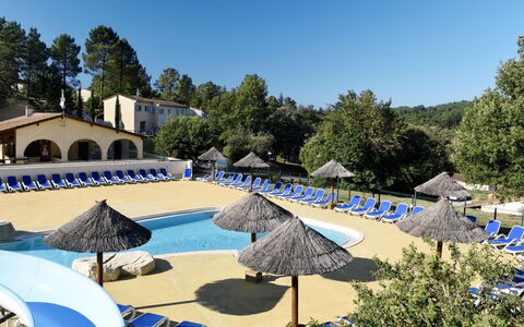 Vallon-Pont-D'Arc 621: Sky, Umbrella, Tree, Blue, Shade, Plant, Building, Swimming Pool, Outdoor Furniture, Leisure