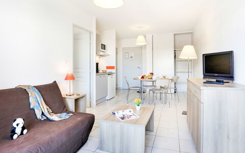 Accommodation:&nbsp;Cap Med 604.5