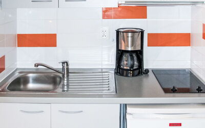 Accommodation:&nbsp;Cap Med 604.4
