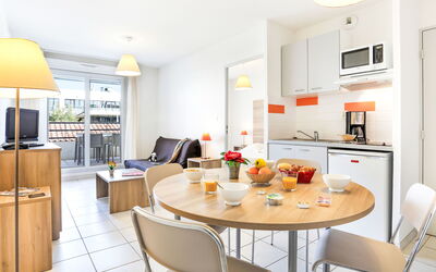 Accommodation:&nbsp;Cap Med 604.5