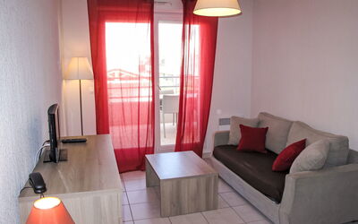 Accommodation:&nbsp;Cap Med 604.5