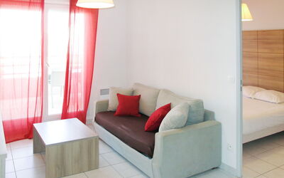 Accommodation:&nbsp;Cap Med 604.1