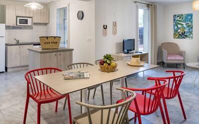 Accommodation:&nbsp;Domaine du Golf 612.7