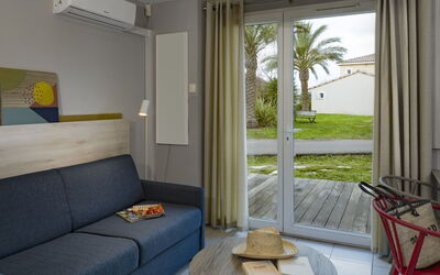 Accommodation:&nbsp;Domaine du Golf 612.8