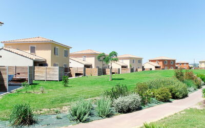 Accommodation:&nbsp;Domaine du Golf 612.8