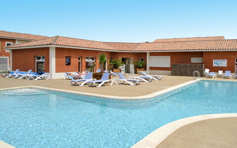 Nissan-Lez-Enserune 604: Water, Sky, Property, Building, Swimming Pool, Azure, Shade, House, Outdoor Furniture, Chair