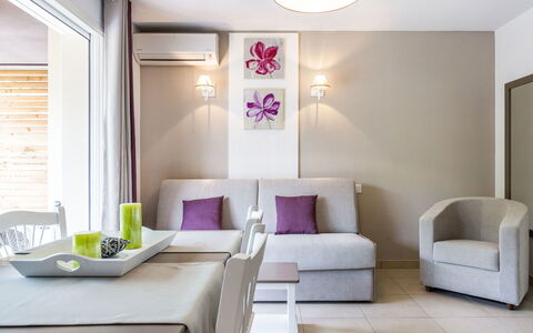 Accommodation:&nbsp;Club Pont Du Gard 606.1