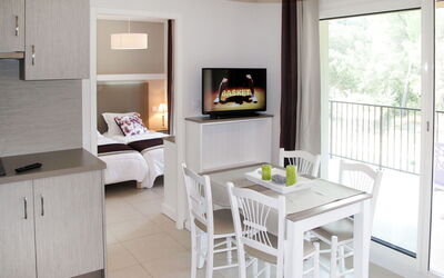 Accommodation:&nbsp;Club Pont Du Gard 606.2