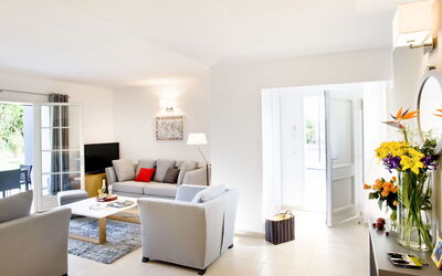 Accommodation:&nbsp;Le Clos Savornin V8Ic 608.4