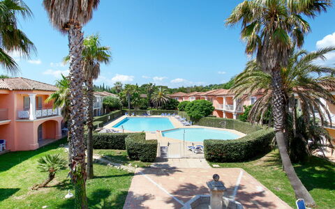 Grimaud 612: Property, Real Estate, Building, Resort, House, Swimming Pool, Estate, Vacation, Home, Palm Tree