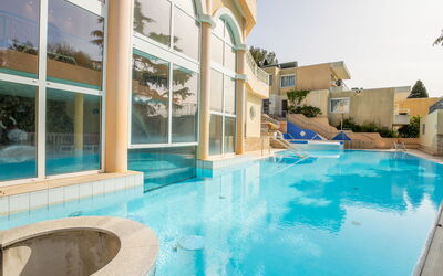 Accommodation:&nbsp;Monaco 664.3