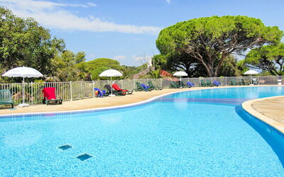 Odalys Référence Domaine des Eucalyptus 608.2: Blue, Swimming Pool, Resort, Leisure, Recreation, Outdoor Furniture, Thermae, Shade, Vacation