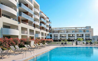 Cagnes-Sur-Mer 606: Building, Resort, Property, Apartment, Mixed-Use, Real Estate, Condominium, Swimming Pool, Hotel, Residential Area