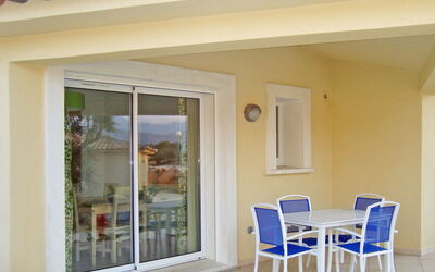 Résidence Odalys Référence San Martinu 604.1: Property, Room, Building, Door, House, Real Estate, Window, Furniture, Home, Interior Design