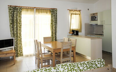 Résidence Odalys Référence San Martinu 604.2: Room, Furniture, Property, Curtain, Interior Design, Suite, Floor, Living Room, Building, Table