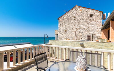 Accommodation:&nbsp;Antonella & Napoletano 656.3