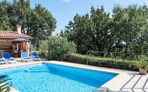 Mariva: Water, Plant, Swimming Pool, Sky, Azure, Cloud, Shade, Tree, Grass, Natural Landscape