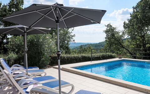 Mariva: Water, Sky, Cloud, Plant, Swimming Pool, Shade, Tree, Azure, Umbrella, Outdoor Furniture