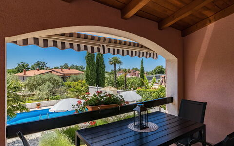 Poreč 607: Property, Building, Real Estate, Room, House, Architecture, Resort, Interior Design, Villa, Porch