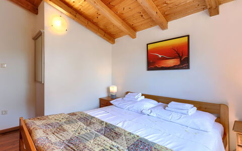Poreč Kaštelir 629: Furniture, Building, Property, Comfort, Wood, Interior Design, Architecture, Floor, Bed, House