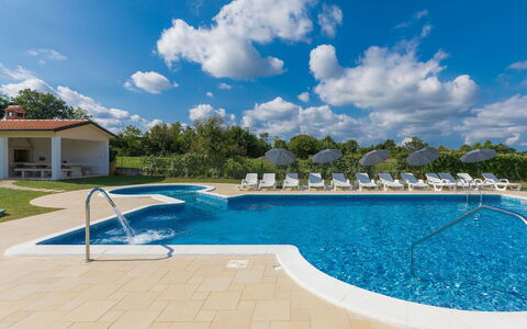 Rovinj 605: Water, Cloud, Sky, Plant, Building, Property, Swimming Pool, Azure, Blue, Outdoor Furniture