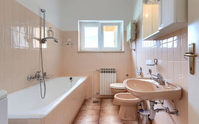 Accommodation:&nbsp;Macini 605.2