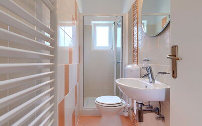 Accommodation:&nbsp;Macini 605.2