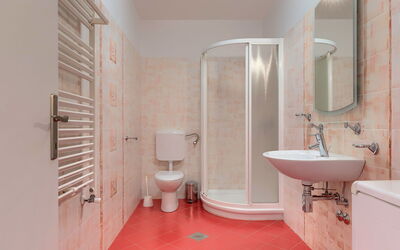 Accommodation:&nbsp;Macini 605.3
