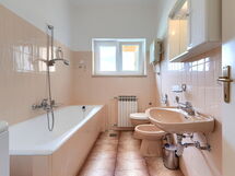 Accommodation:&nbsp;Macini 605.2