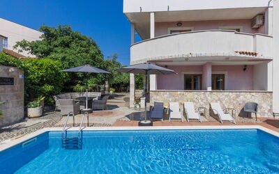 Rovinj 684: Water, Property, Swimming Pool, Sky, Azure, Blue, Shade, Building, Plant, Leisure
