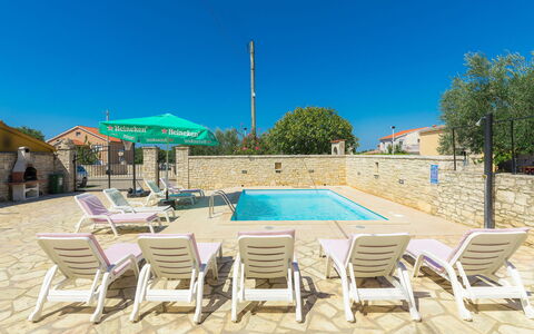 Gracije: Property, House, Building, Real Estate, Swimming Pool, Furniture, Vacation, Estate, Resort, Table