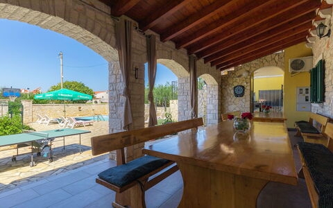 Gracije: Property, Table, Building, Sky, Wood, Architecture, Interior Design, Porch, Leisure, Beam