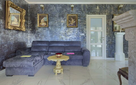 Libera: Couch, Picture Frame, Property, Table, Purple, Rectangle, Studio Couch, Interior Design, Living Room