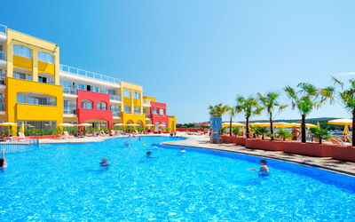 Pula 672: Swimming Pool, Leisure Centre, Resort, Leisure, Town, Building, Vacation, Water Park, Resort Town, Hotel