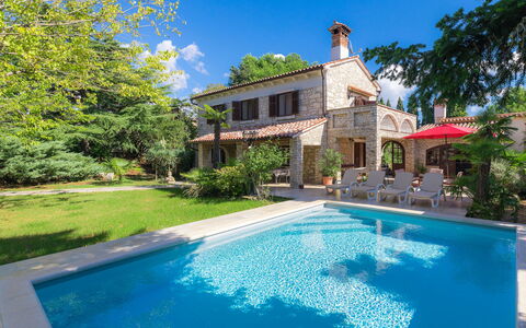 Villa Crispo: Property, Swimming Pool, Real Estate, House, Building, Estate, Villa, Home, Vacation, Leisure