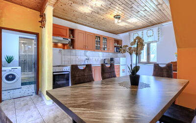 Accommodation:&nbsp;Pinezici 609.1