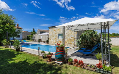 Pula Marčana 609: Swimming Pool, Shade, Leisure, Flagstone, Garden, Umbrella, Eco Hotel, Landscaping, Outdoor Furniture, Estate