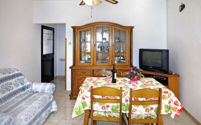 Accommodation:&nbsp;Rosa (Lbn380) 763.3