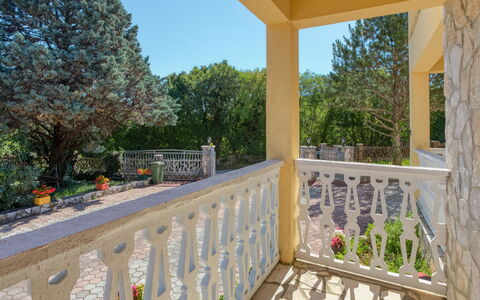 Lola: Property, Real Estate, House, Building, Porch, Balcony, Room, Home, Estate, Tree