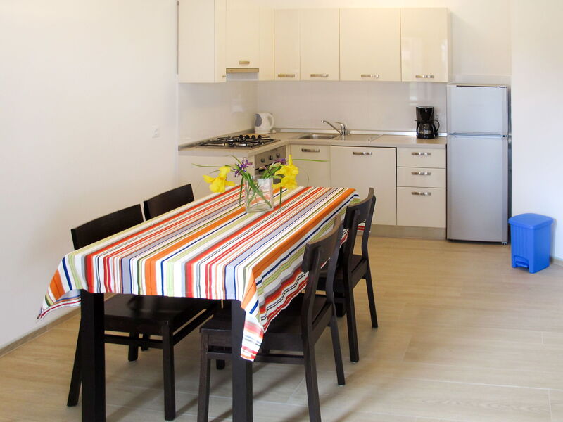 Accommodation:&nbsp;Miro (Lbn501) 773.2
