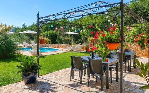 Rabac 634: Property, Garden, Real Estate, Backyard, Yard, Patio, Botany, House, Building, Landscaping