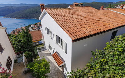 Rabac 638: Building, Roof, Residential Area, House, Home, Town, Architecture, Hill, Coastal And Oceanic Landforms, Human Settlement