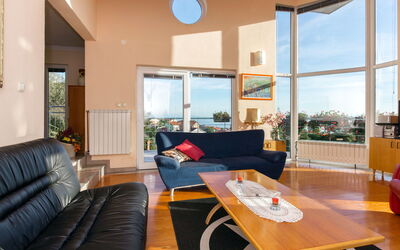 Accommodation:&nbsp;Bella Vista 605.5