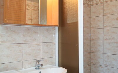 Accommodation:&nbsp;Maravic 633.3