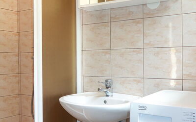 Accommodation:&nbsp;Maravic 633.2